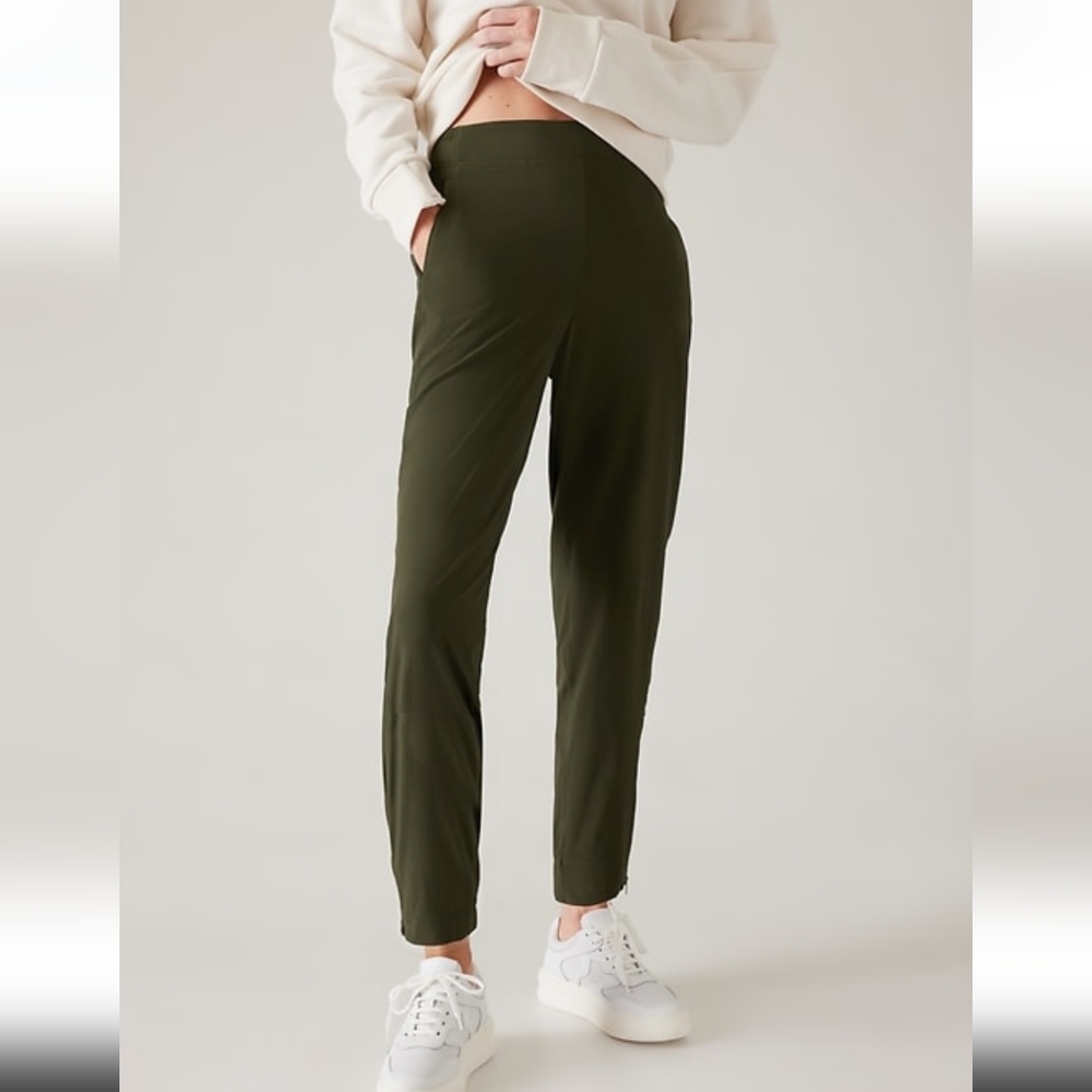 Athleta Brooklyn Heights High Rise Jogger in Aspen Olive